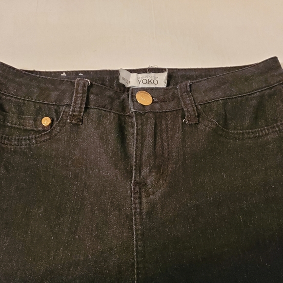 Selling Women's Black Skinny Jeans - Picture 4 of 10